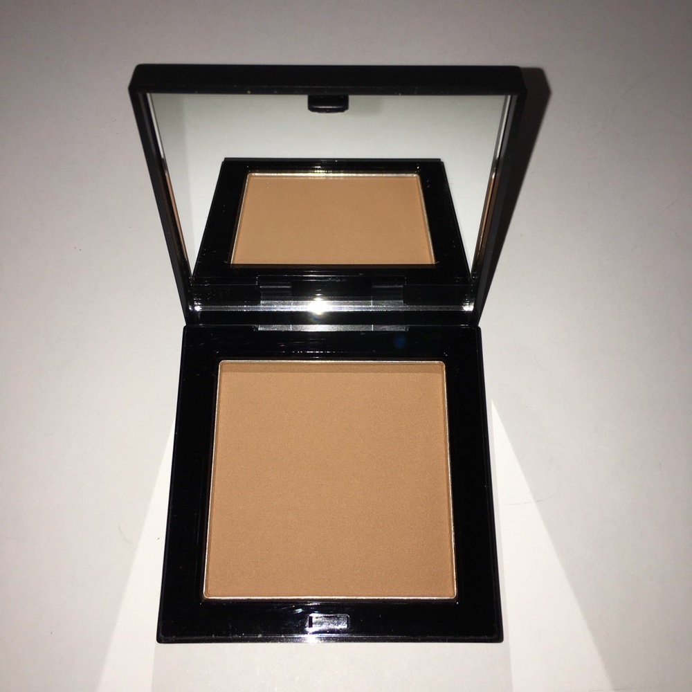 NWT | Velvet Powder Base Seven | Pop Beauty